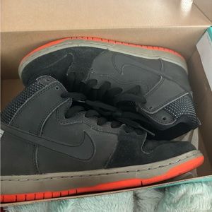 Nike SB dunk high. In EUC. Size 6.